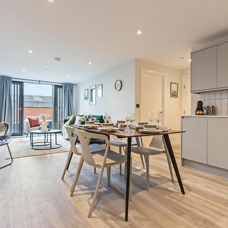 Meadow Haven - Monthly Stays - On Street Parking & Netflix Birmingham Kültér fotó
