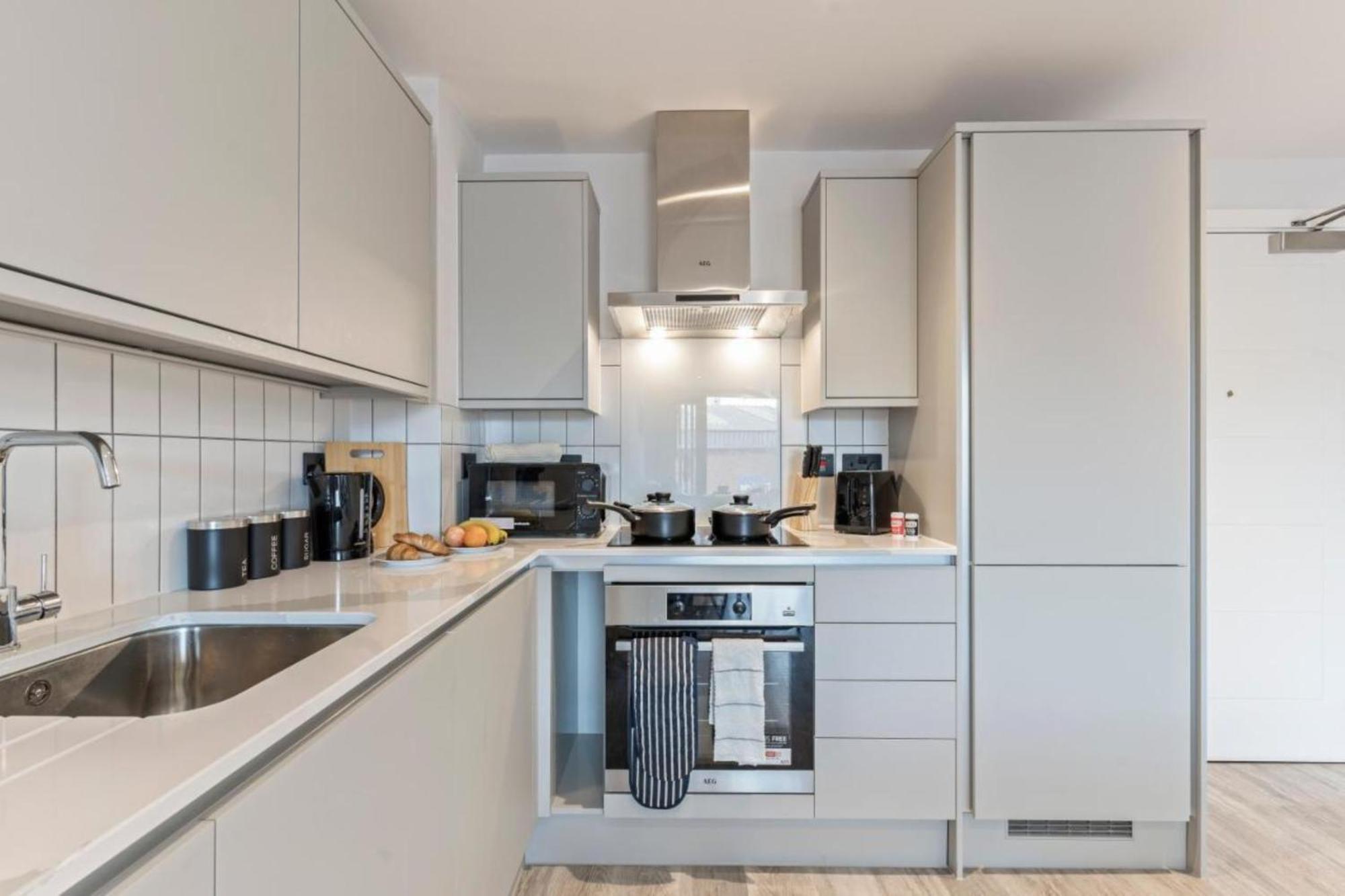 Meadow Haven - Monthly Stays - On Street Parking & Netflix Birmingham Kültér fotó