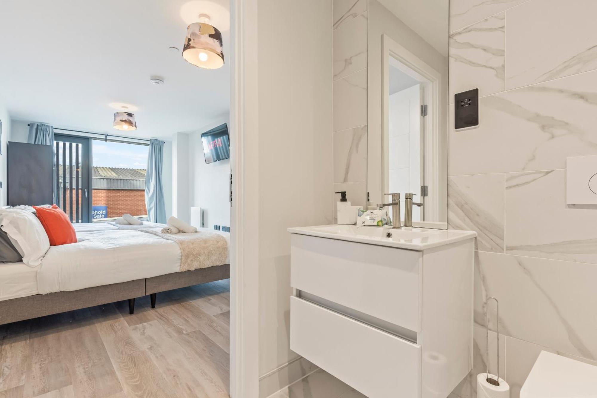Meadow Haven - Monthly Stays - On Street Parking & Netflix Birmingham Kültér fotó