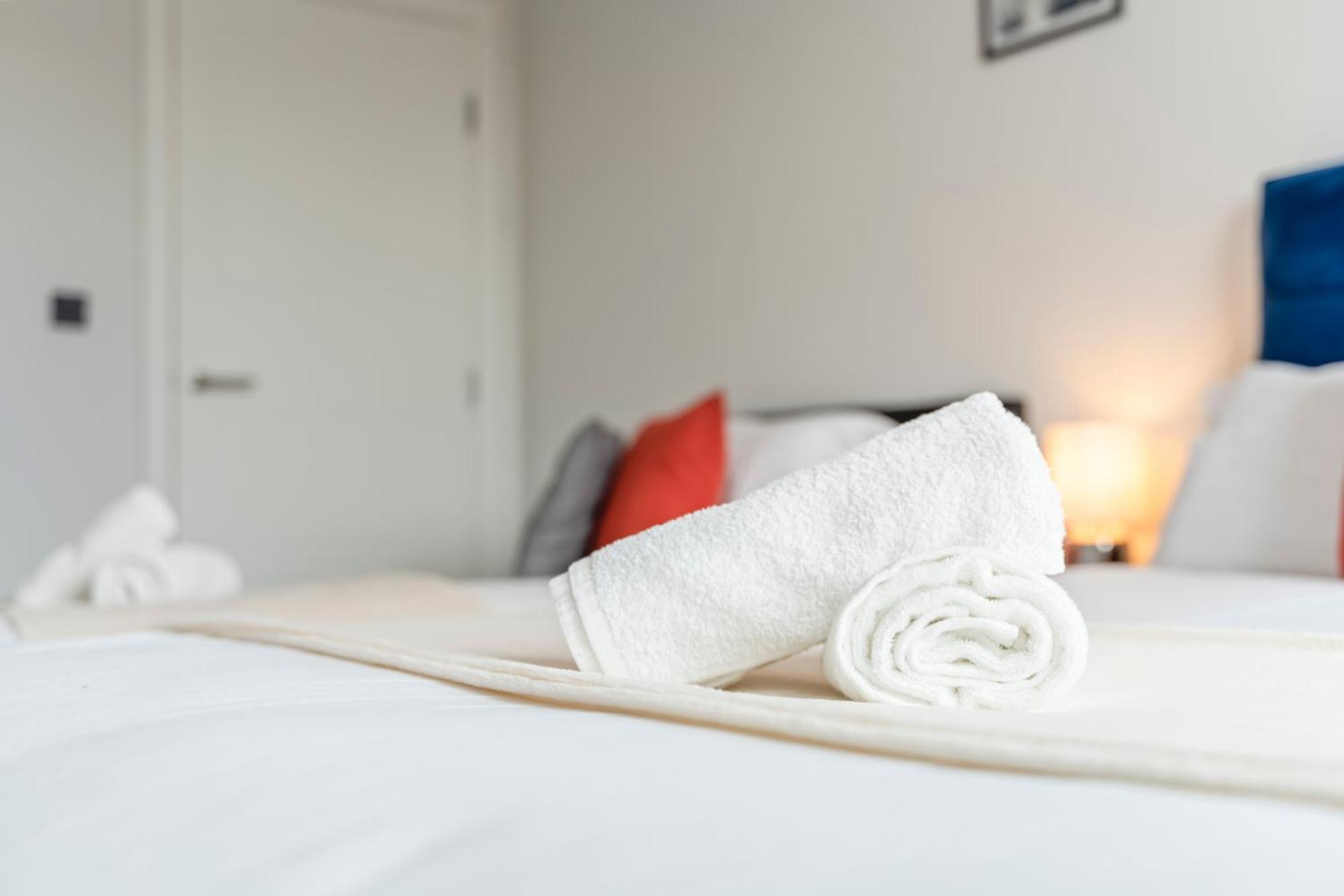 Meadow Haven - Monthly Stays - On Street Parking & Netflix Birmingham Kültér fotó