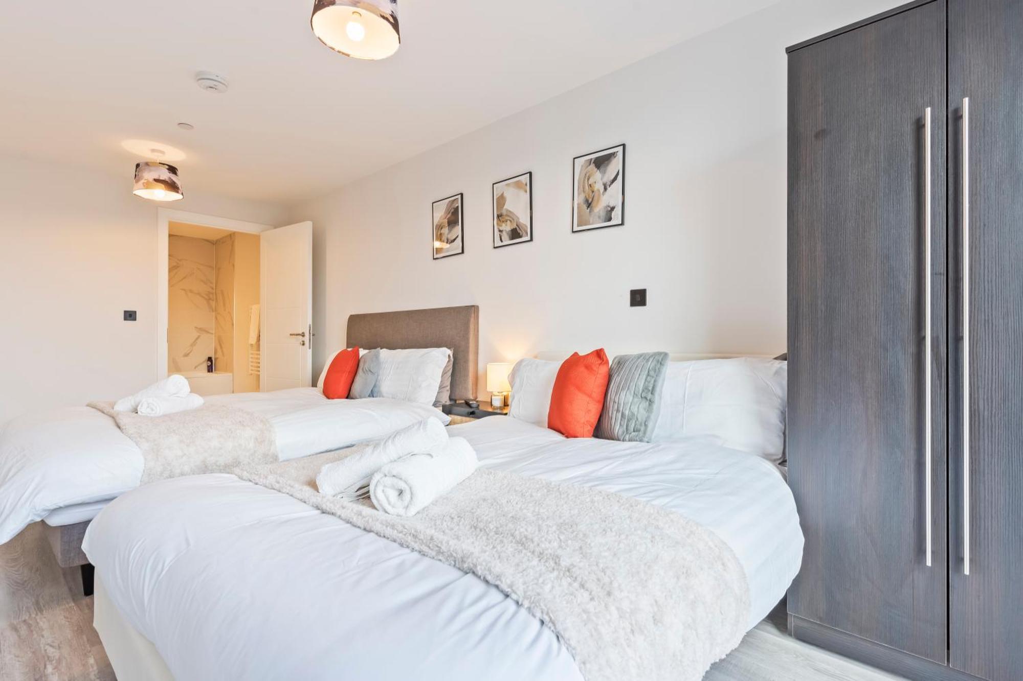 Meadow Haven - Monthly Stays - On Street Parking & Netflix Birmingham Kültér fotó